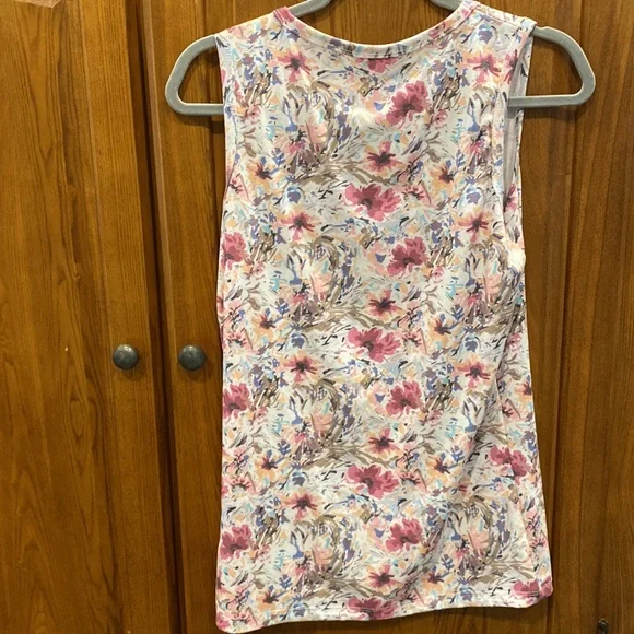 Michelle Mae Floral Tank Top - Pink and White size medium - Picture 5 of 5